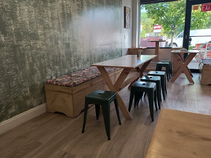 Daisy's Juice Bar & Café Picture 4