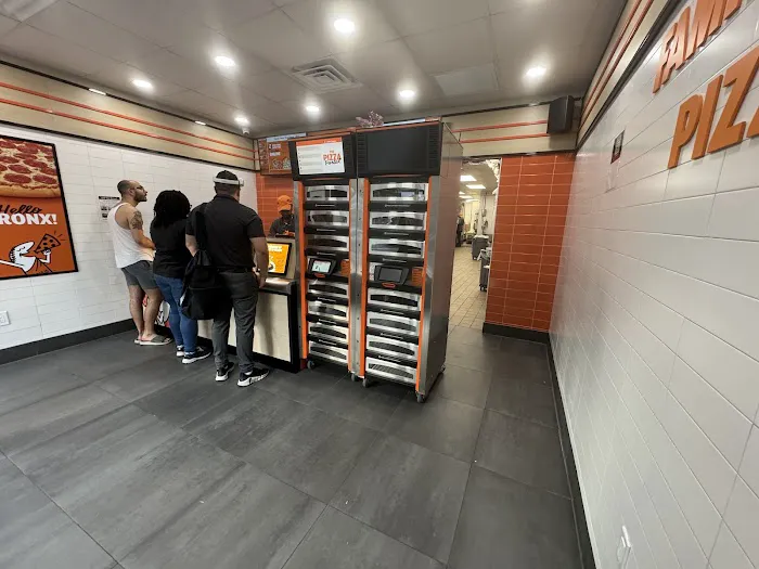 Little Caesars Pizza Picture 4