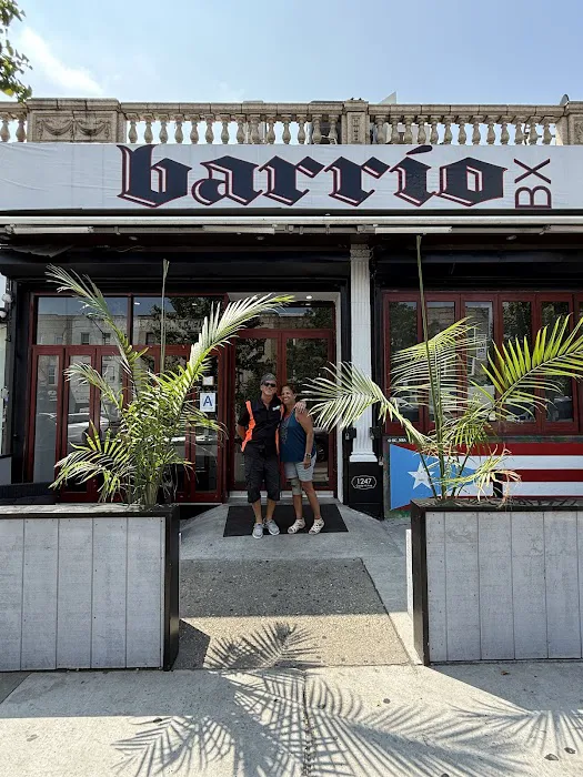 Barrio BX Picture 1