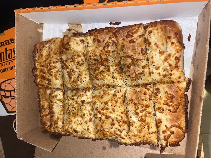 Little Caesars Pizza Picture 4