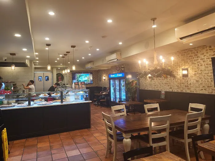 Original Joe’s Pizzeria Picture 2