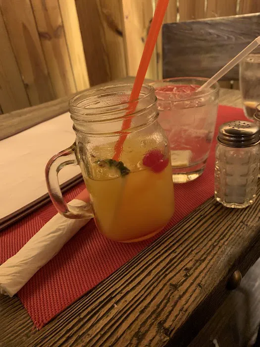 Fish N' Ting Restaurant, Bar & Lounge Picture 6