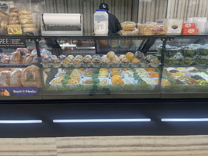 Munchies Deli Picture 9