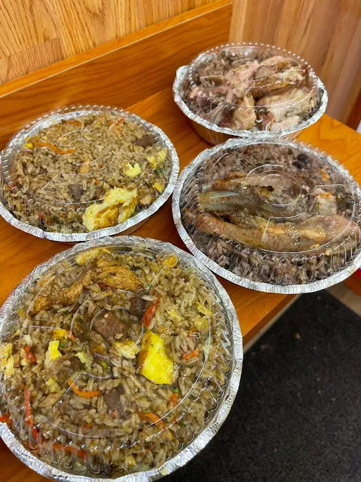 Antillana Supermarket Hot Food Picture 2