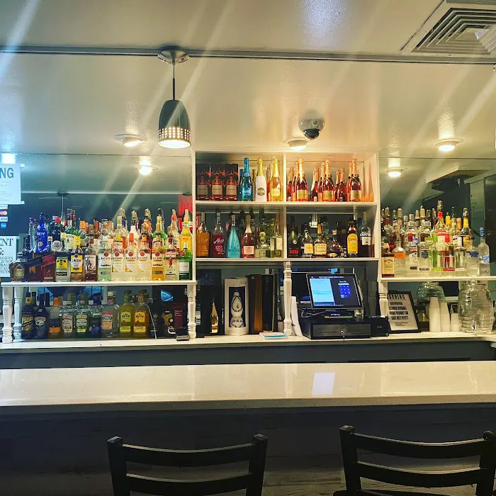 Fourteen Parish Bar & Grill Picture 4