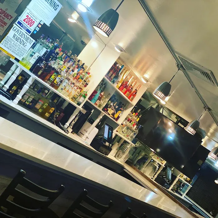 Fourteen Parish Bar & Grill Picture 10