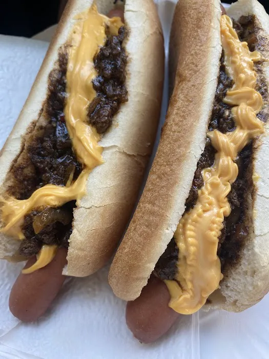 Lou's Hot Dog Truck Picture 2