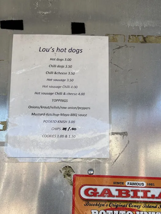 Lou's Hot Dog Truck Picture 4