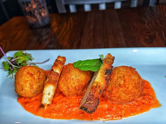Misto Restaurant and Bar Picture 1
