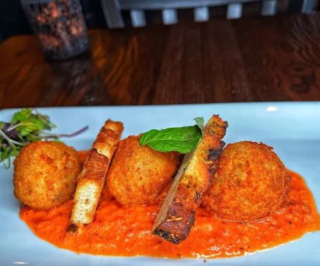 Misto Restaurant and Bar