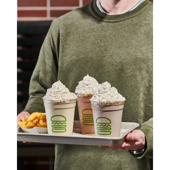 Shake Shack Bay Plaza Picture 7