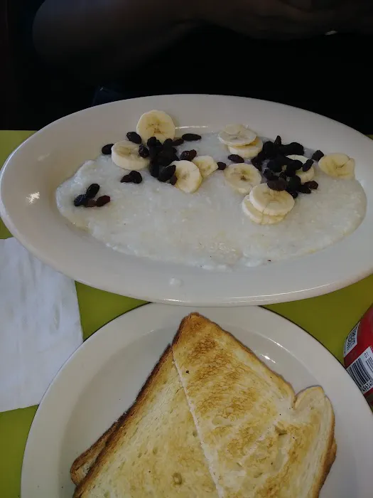 Madison Cafe Picture 7