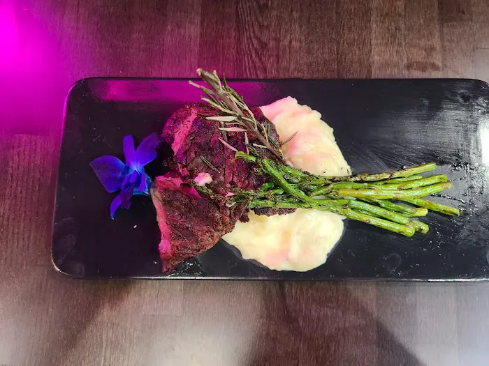 Edge Restaurant & Lounge Picture 7