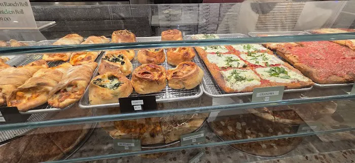 Strictly Pizza Picture 4