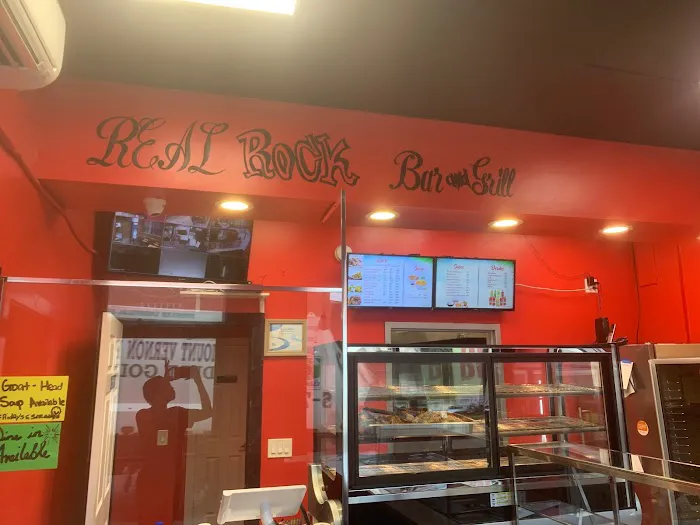 Real Rock Bar & Grill Picture 2