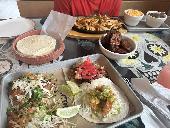 Cantina Lobos Picture 9