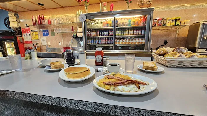 Shore Haven Diner Picture 8