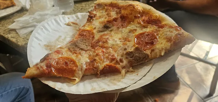 Gio's Pizza and Restaurant Picture 4