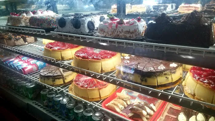 Gio's Pizza and Restaurant Picture 6