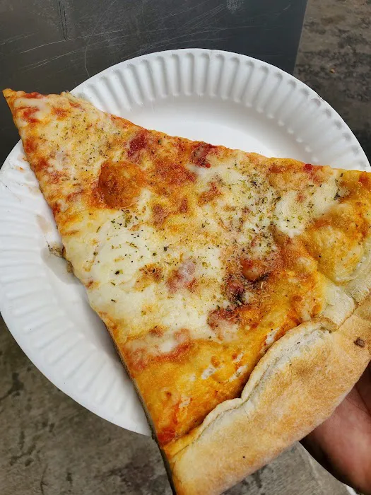 Golden Pizza Picture 1