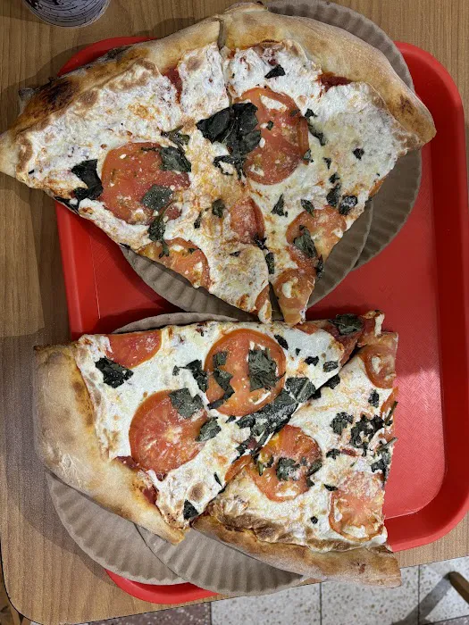 Ray Pizza & Grill Picture 2