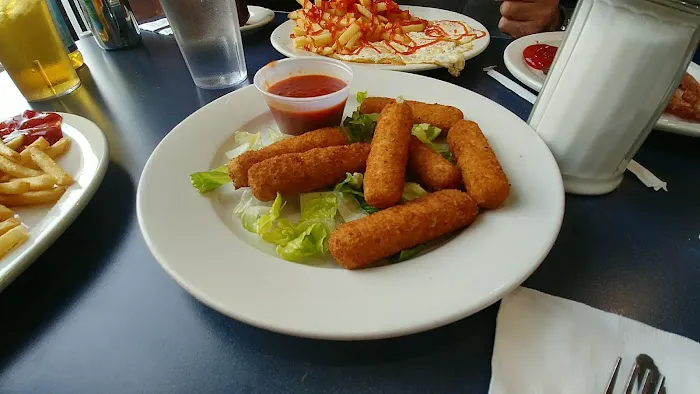 George's Diner Picture 9