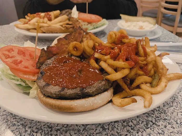 George's Restaurant Picture 8