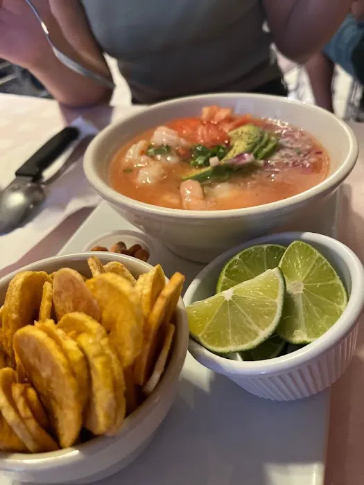 Maravillas Bar & Grill Picture 6