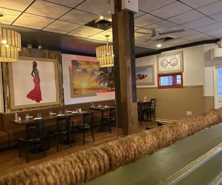 Rosa Blanca Bar & Grill