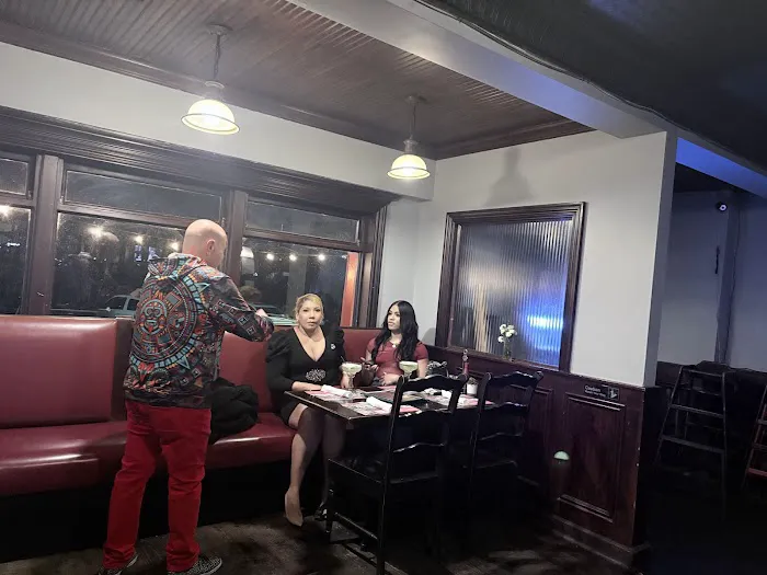 Burkes Restaurant and Bar Picture 3