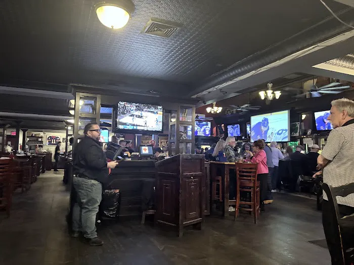 Burkes Restaurant and Bar Picture 6