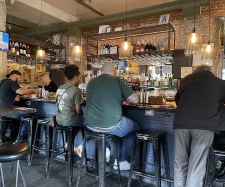 Charlies Bar & Kitchen