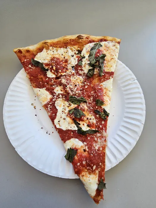 Saccone's Pizzeria Picture 2