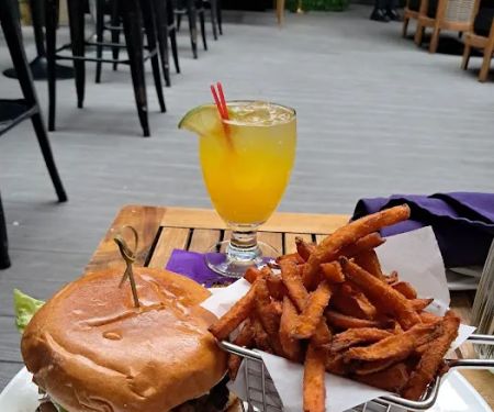 iNine Bistro
