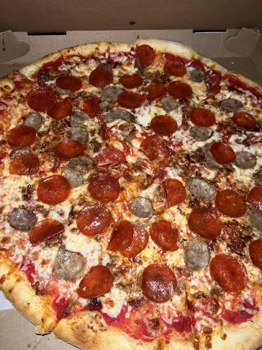 Cousins Pizzeria Picture 7