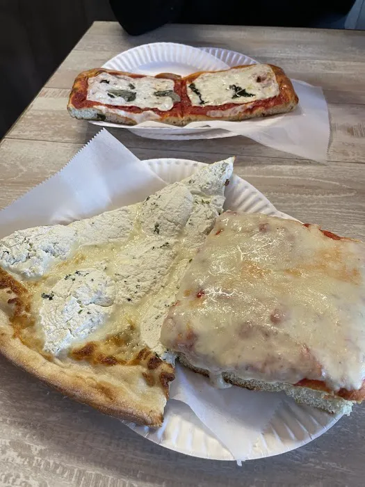 Cousins Pizzeria Picture 1