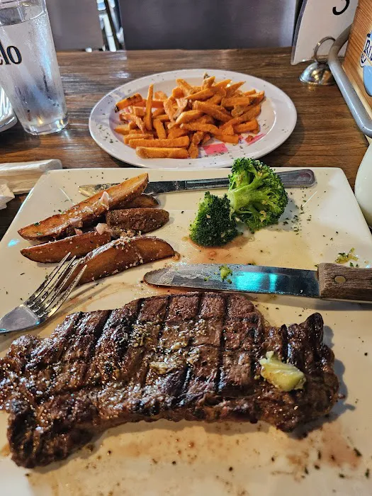 HK Kitchen & Draft House Picture 7
