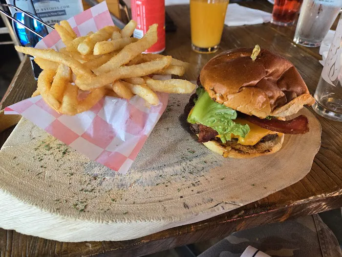 HK Kitchen & Draft House Picture 4
