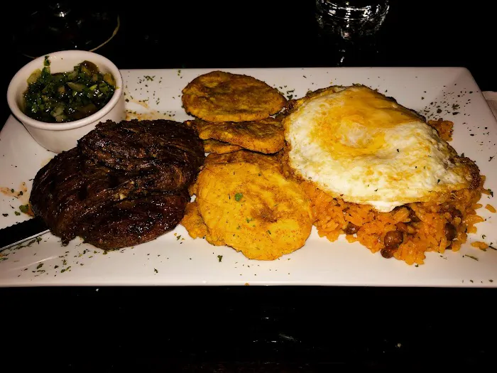 Legendary Bar & Grill Picture 6