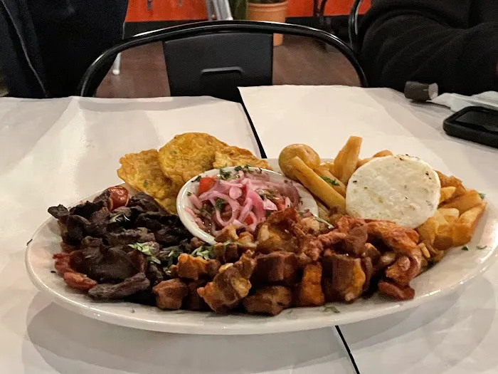 La Masa Restaurant Throggs Neck Picture 2