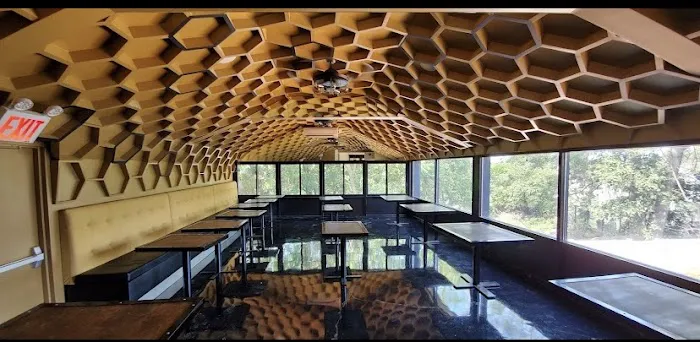 Garden Bar & Grill Picture 2
