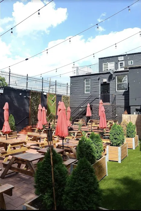 Garden Bar & Grill Picture 4