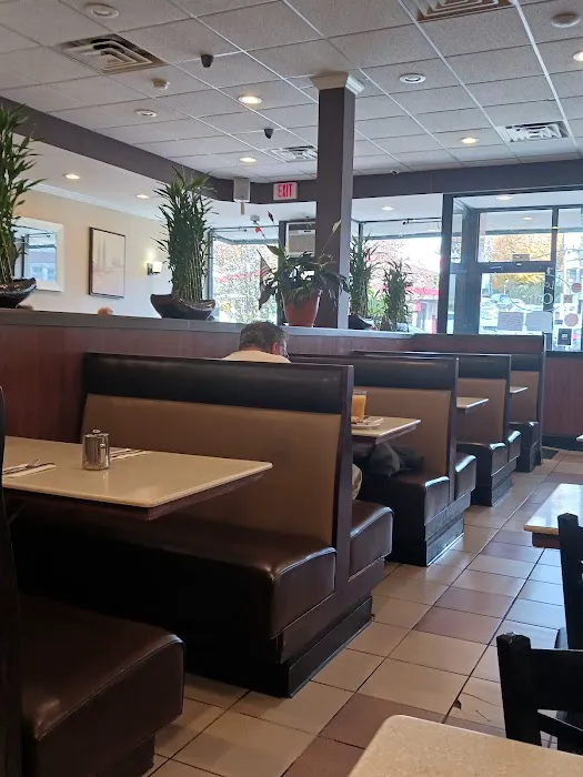McLean Corner Picture 3