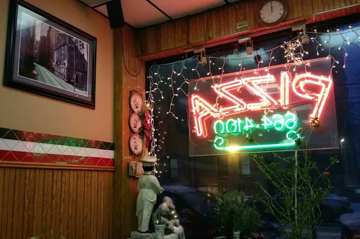 John & Tony's Pizza Picture 4