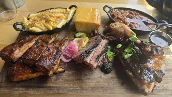 Smokehouse Tailgate Grill - NEW RO Picture 2