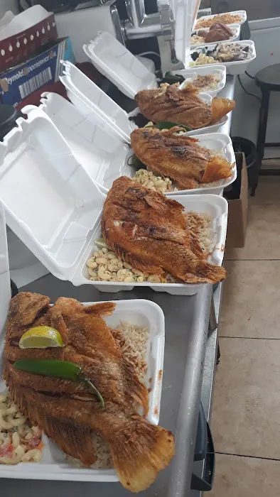 El Quetzal Deli & Grocery Picture 5