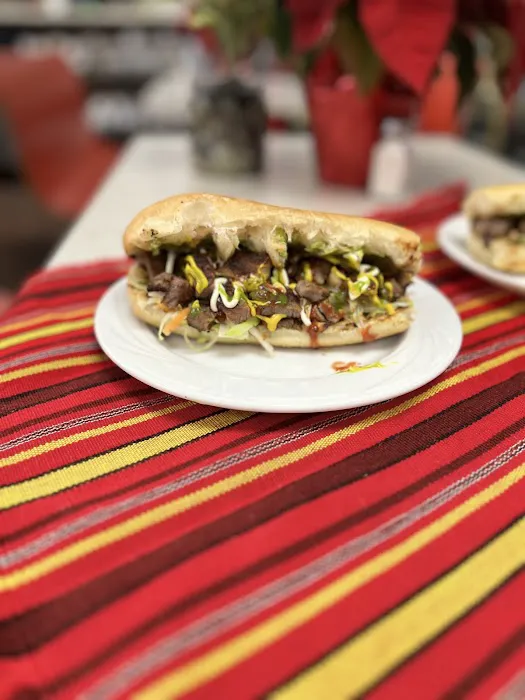 El Quetzal Deli & Grocery Picture 6