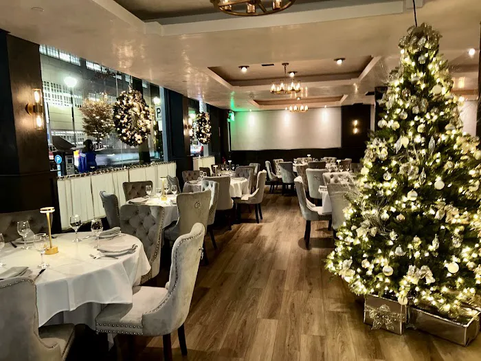 Scratch Bar Grill & Lounge Picture 2