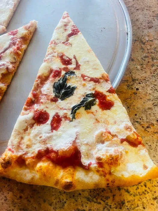 Rez Pizza & Restaurant Picture 8