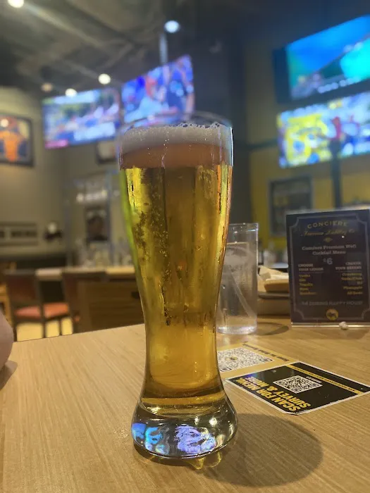 Buffalo Wild Wings Picture 2